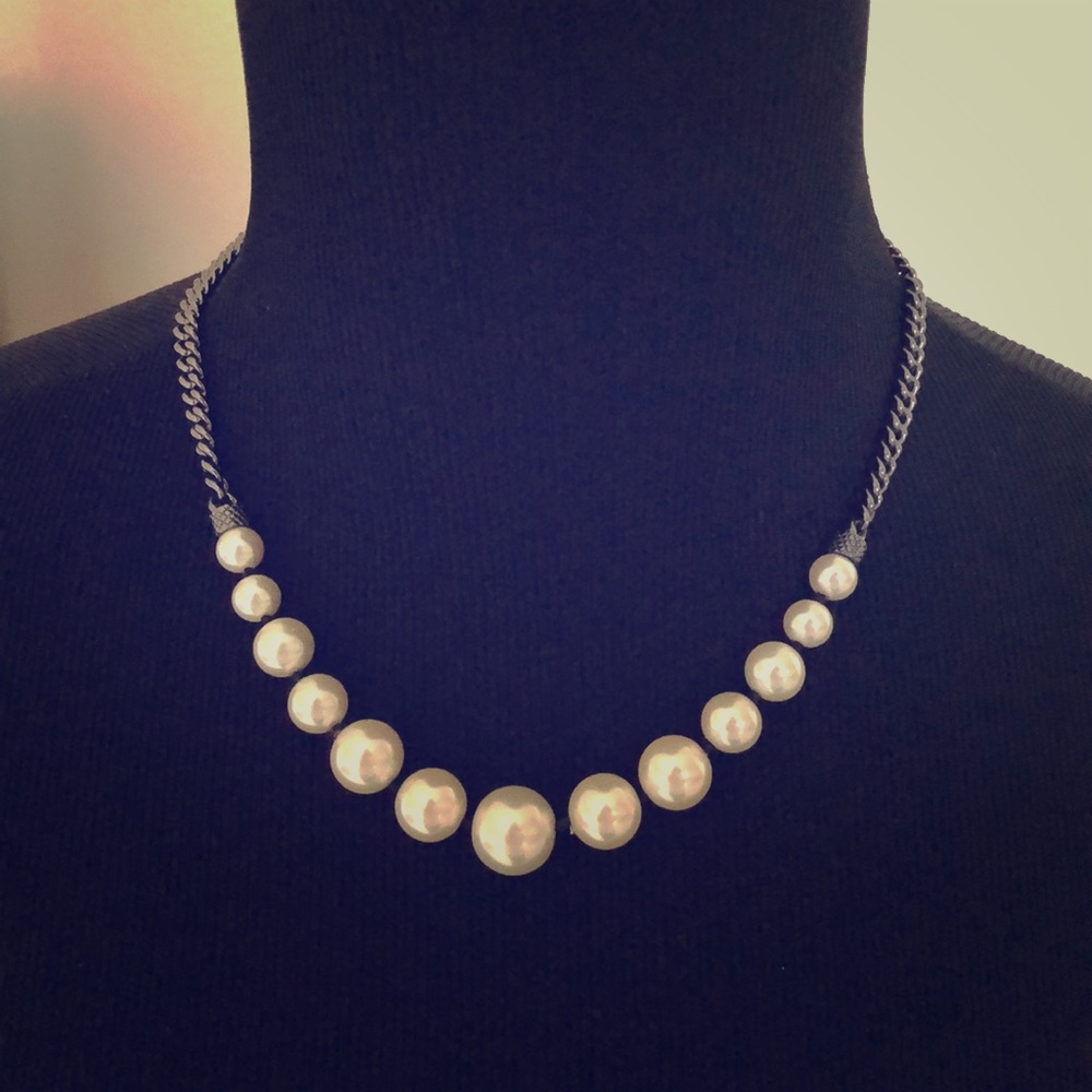 Pearl necklace and earring set
